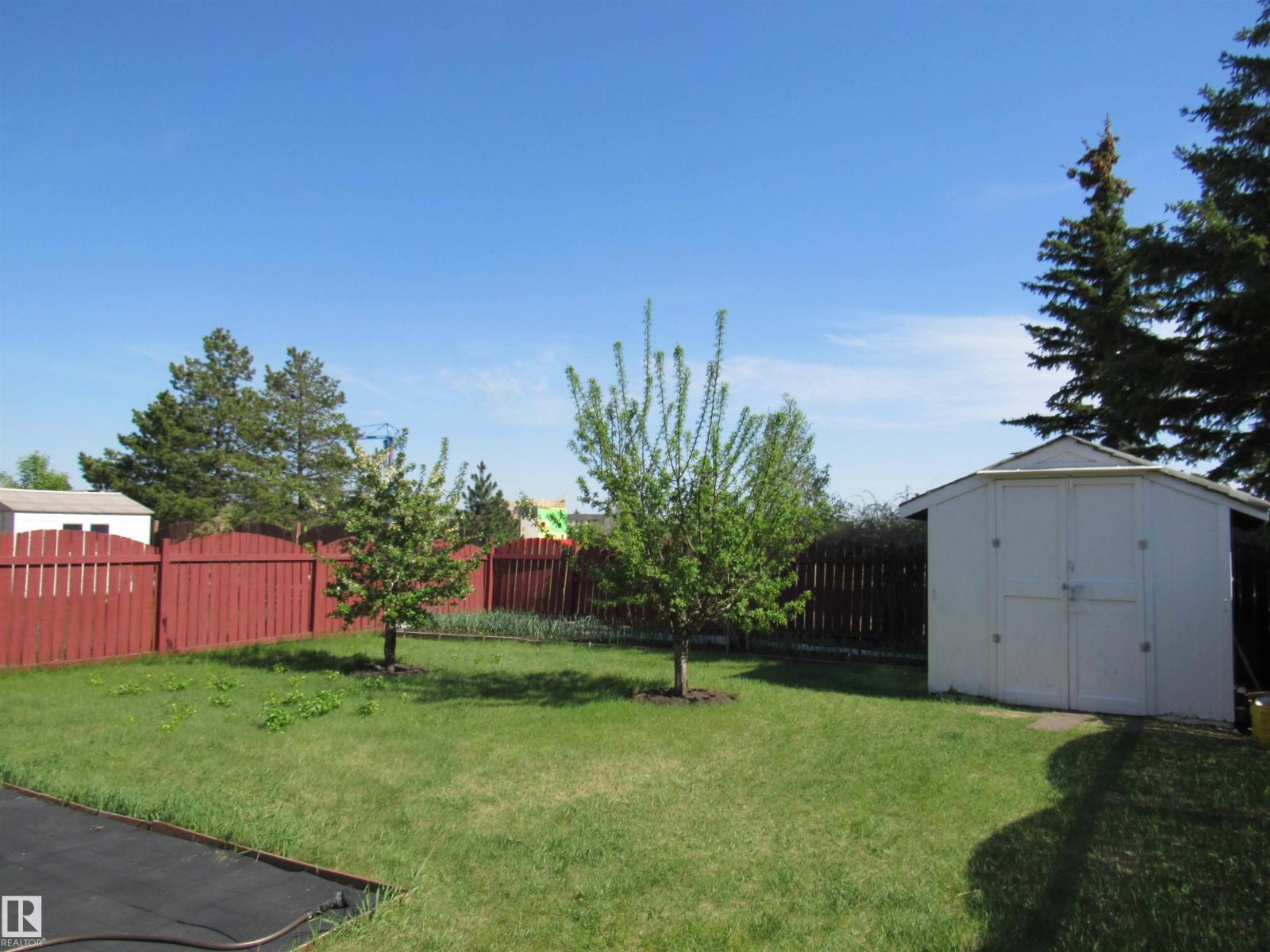 2025 108 ST NW - 39