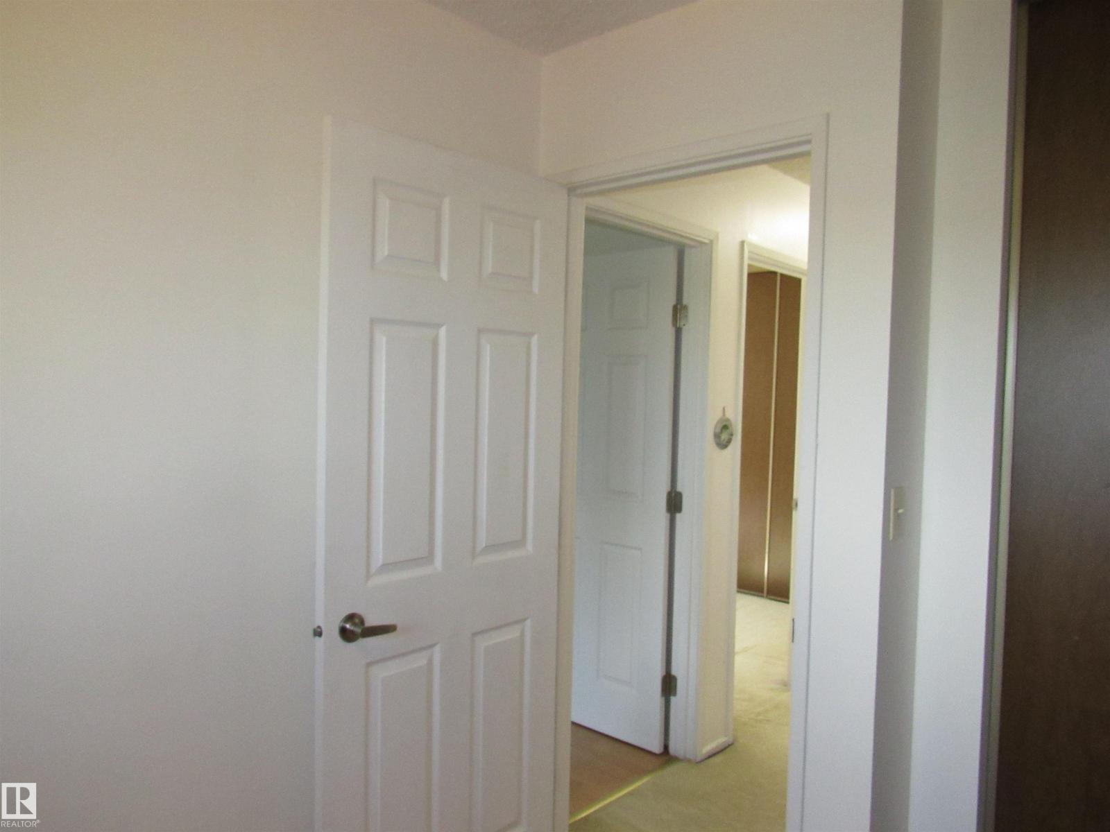 2025 108 ST NW - 19