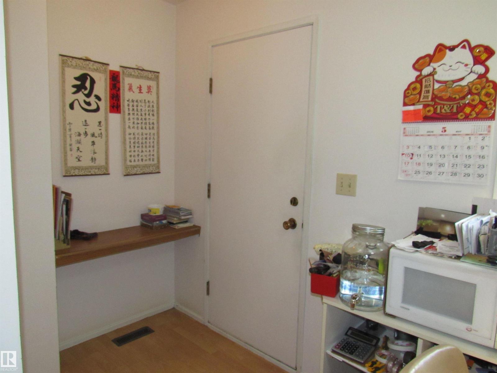 2025 108 ST NW - 12