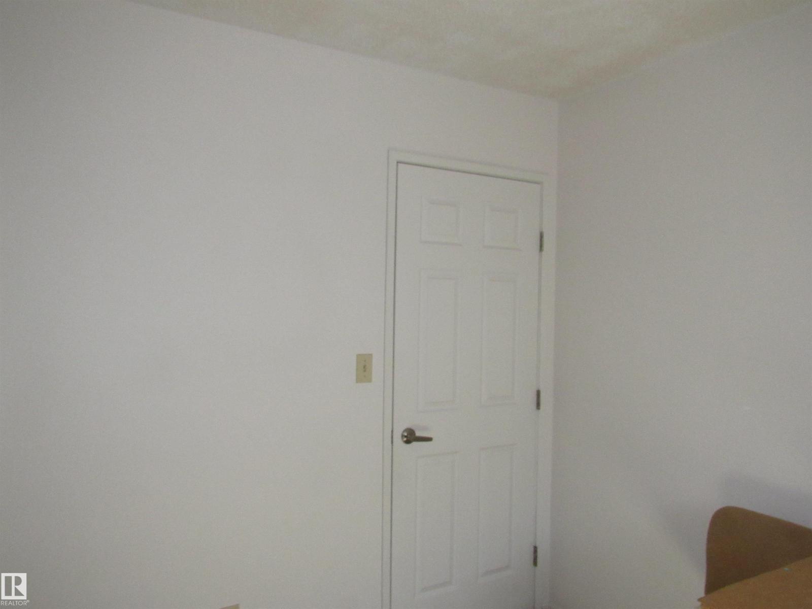 2025 108 ST NW - 15