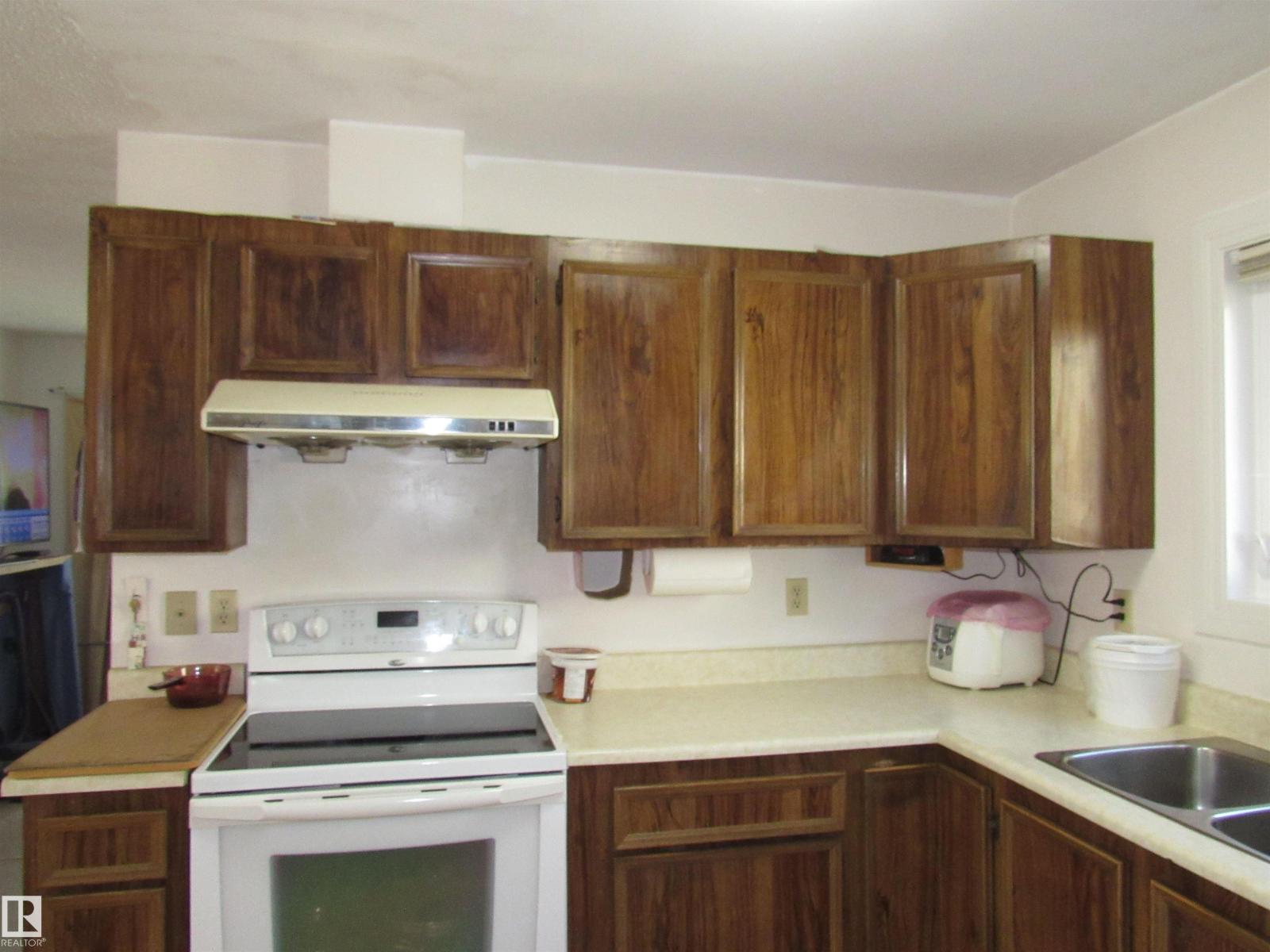 2025 108 ST NW - 9