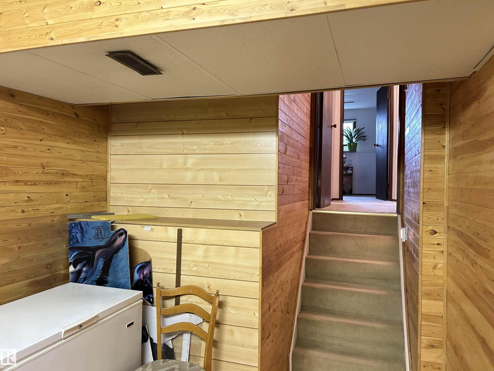 2025 108 ST NW - 29