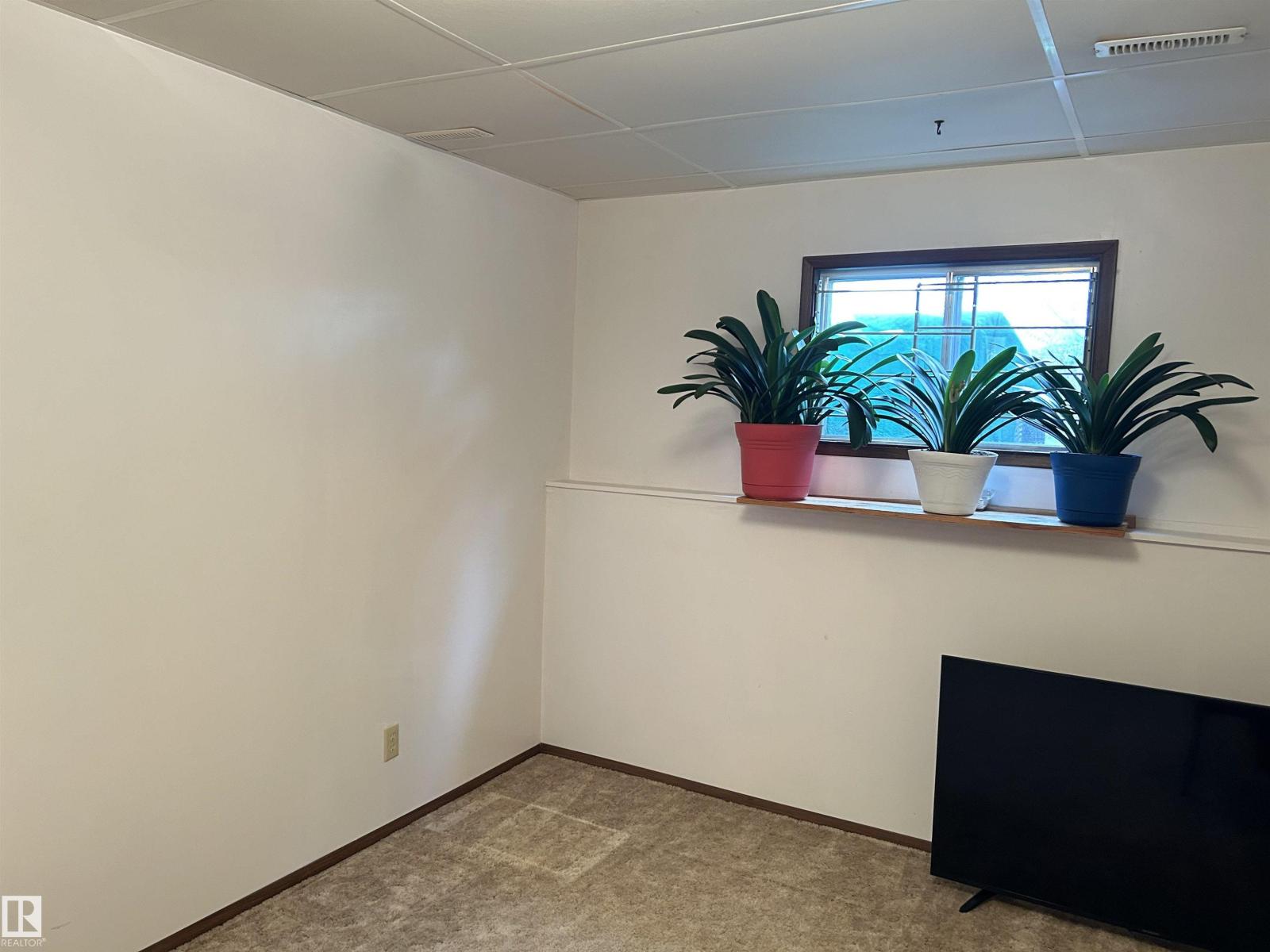 2025 108 ST NW - 24