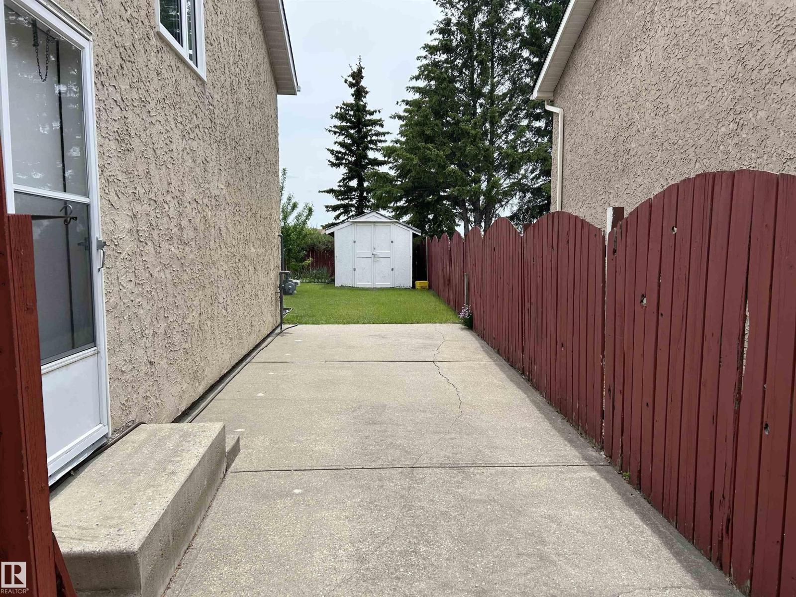 2025 108 ST NW - 35