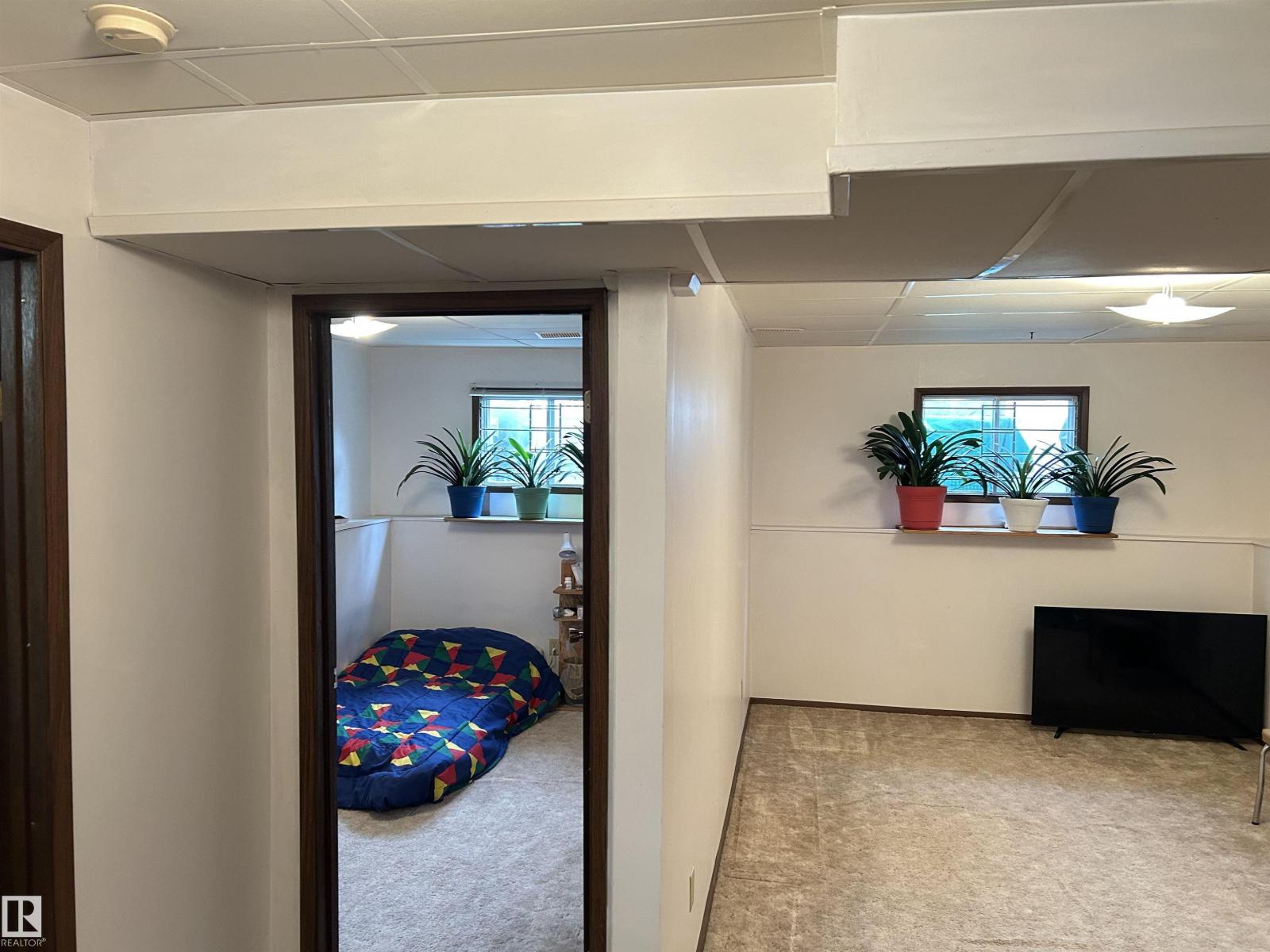 2025 108 ST NW - 27