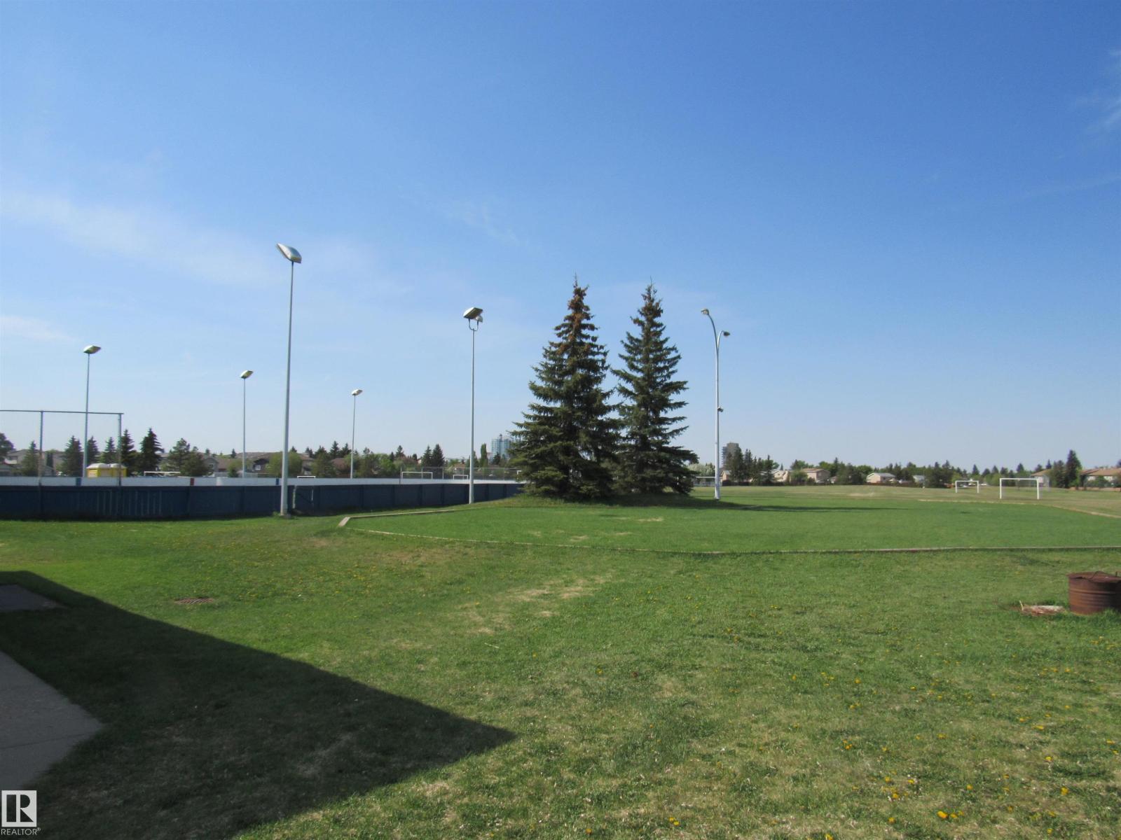2025 108 ST NW - 44