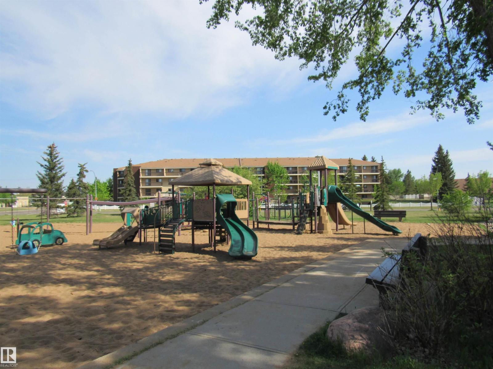 2025 108 ST NW - 42