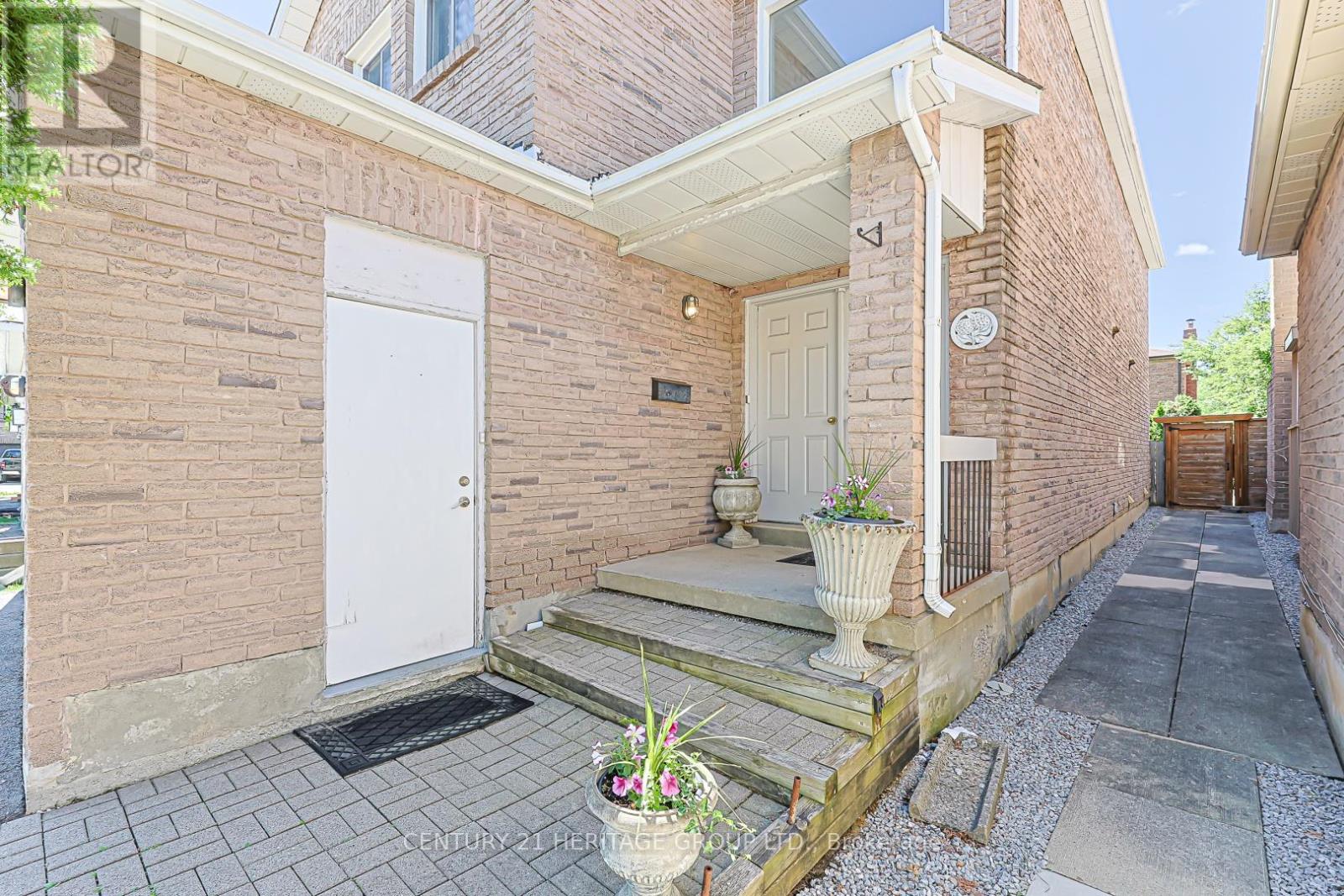 8 MILLCROFT WAY - 2