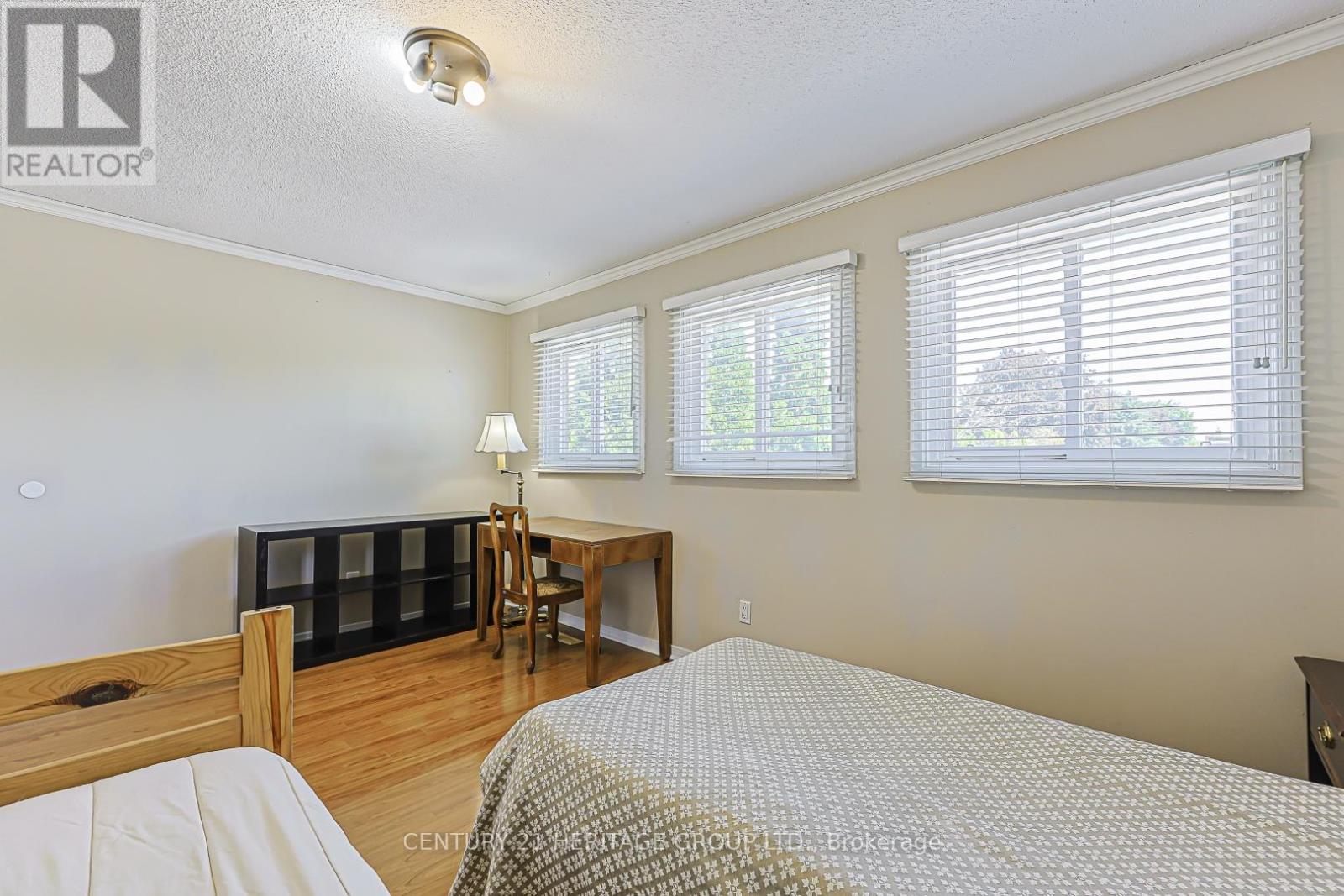8 MILLCROFT WAY - 24