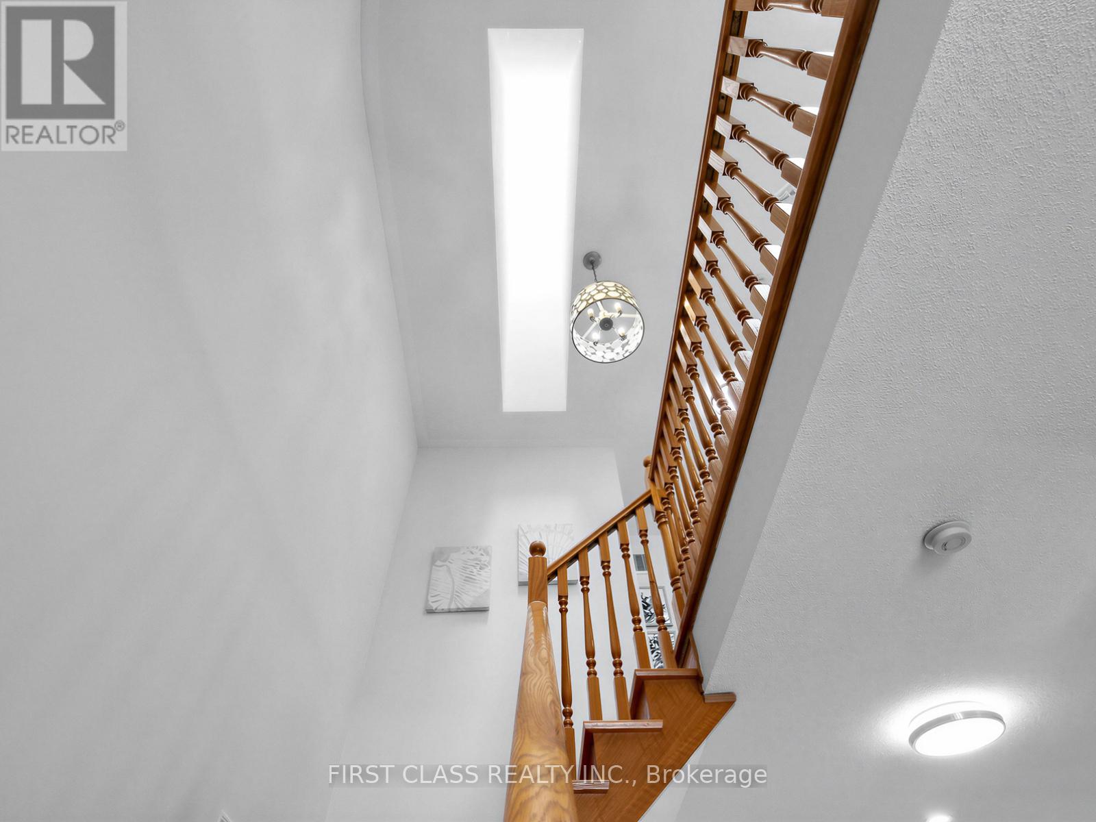 #36 8 TOWNWOOD DRIVE - 26