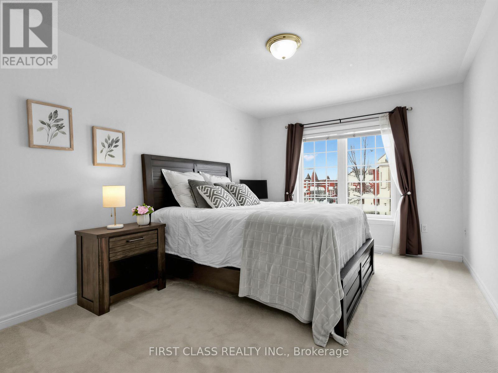 #36 8 TOWNWOOD DRIVE - 28
