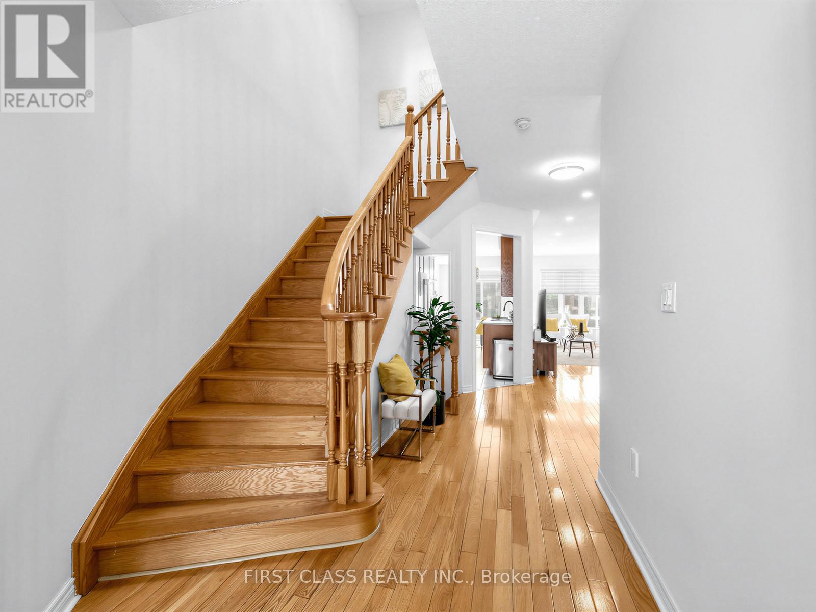 #36 8 TOWNWOOD DRIVE - 4