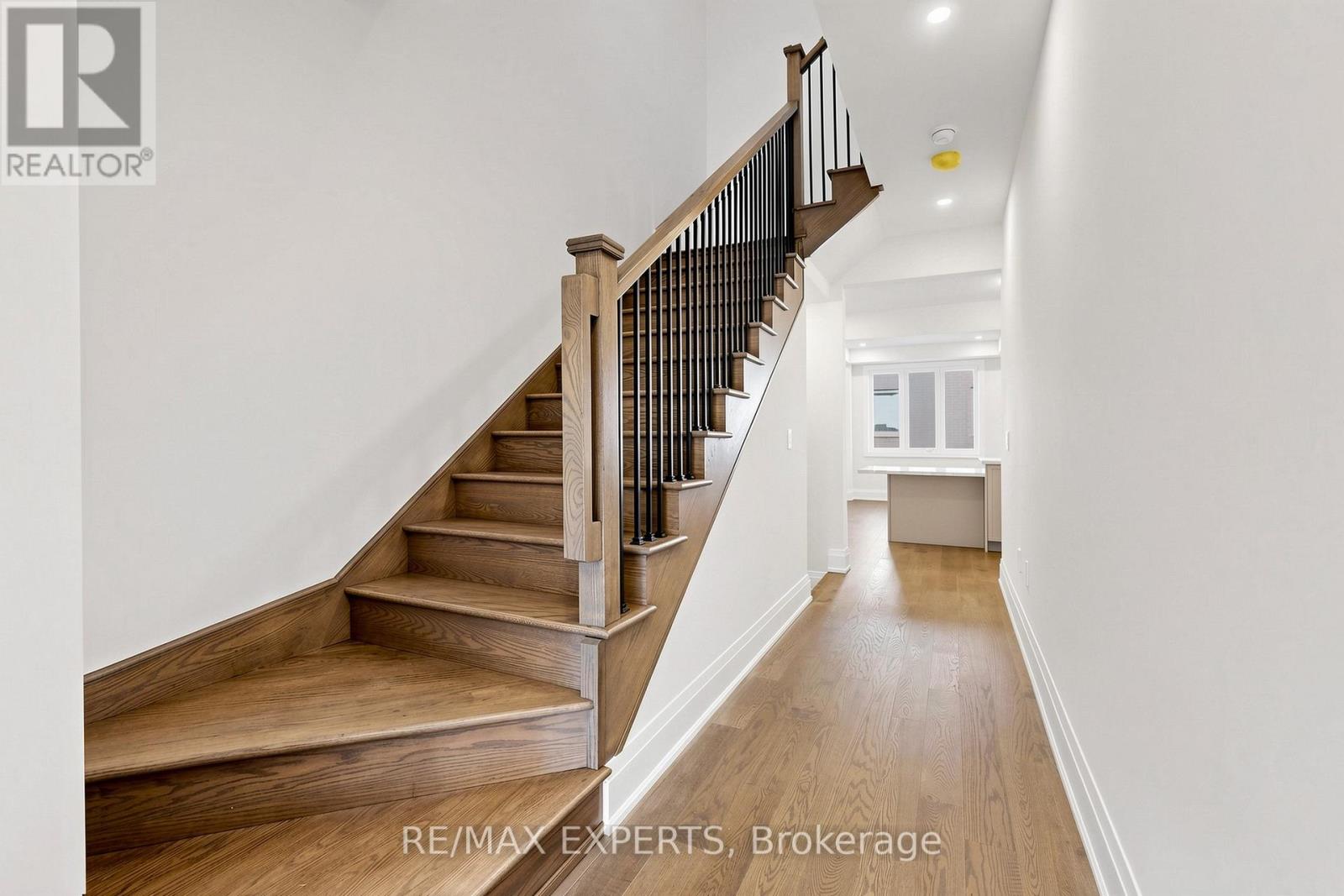 51 SCHMELTZER CRESCENT - 3