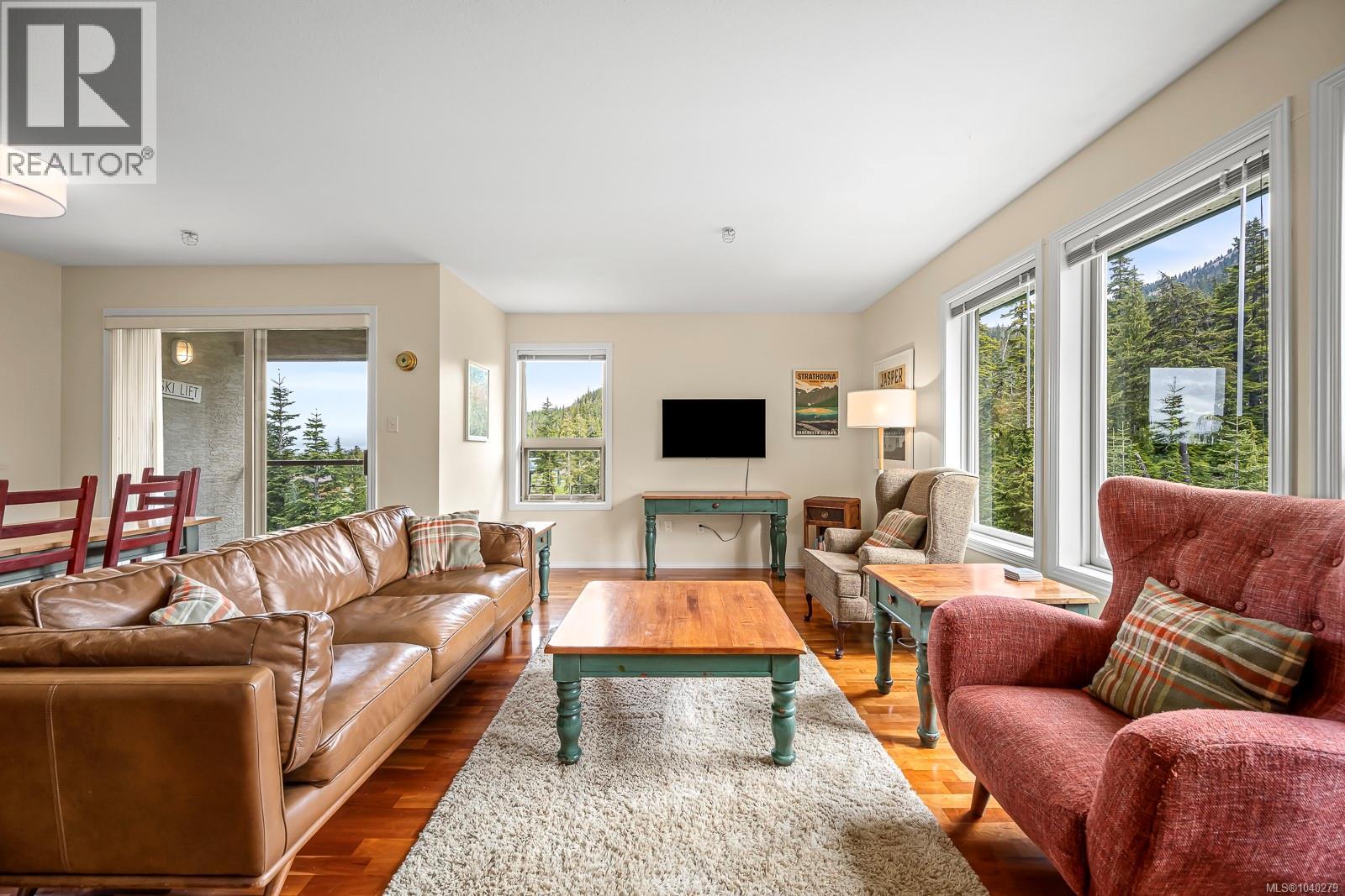 #301 1380 Henry Rd - 4
