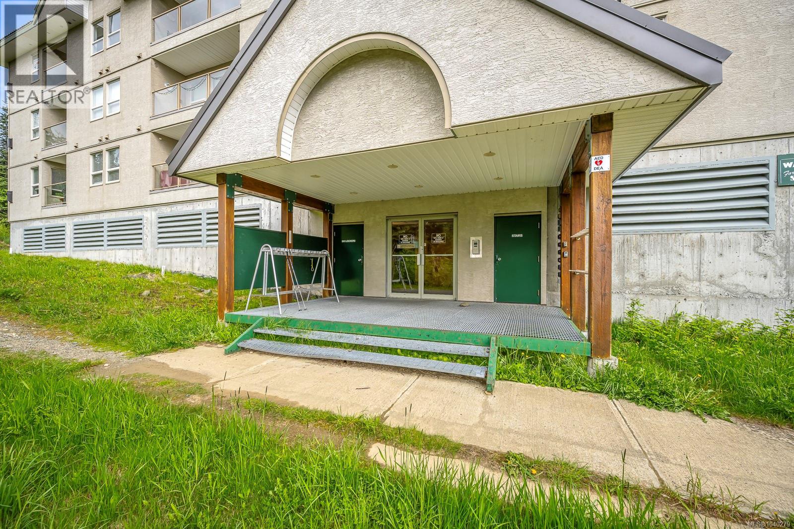 #301 1380 Henry Rd - 22