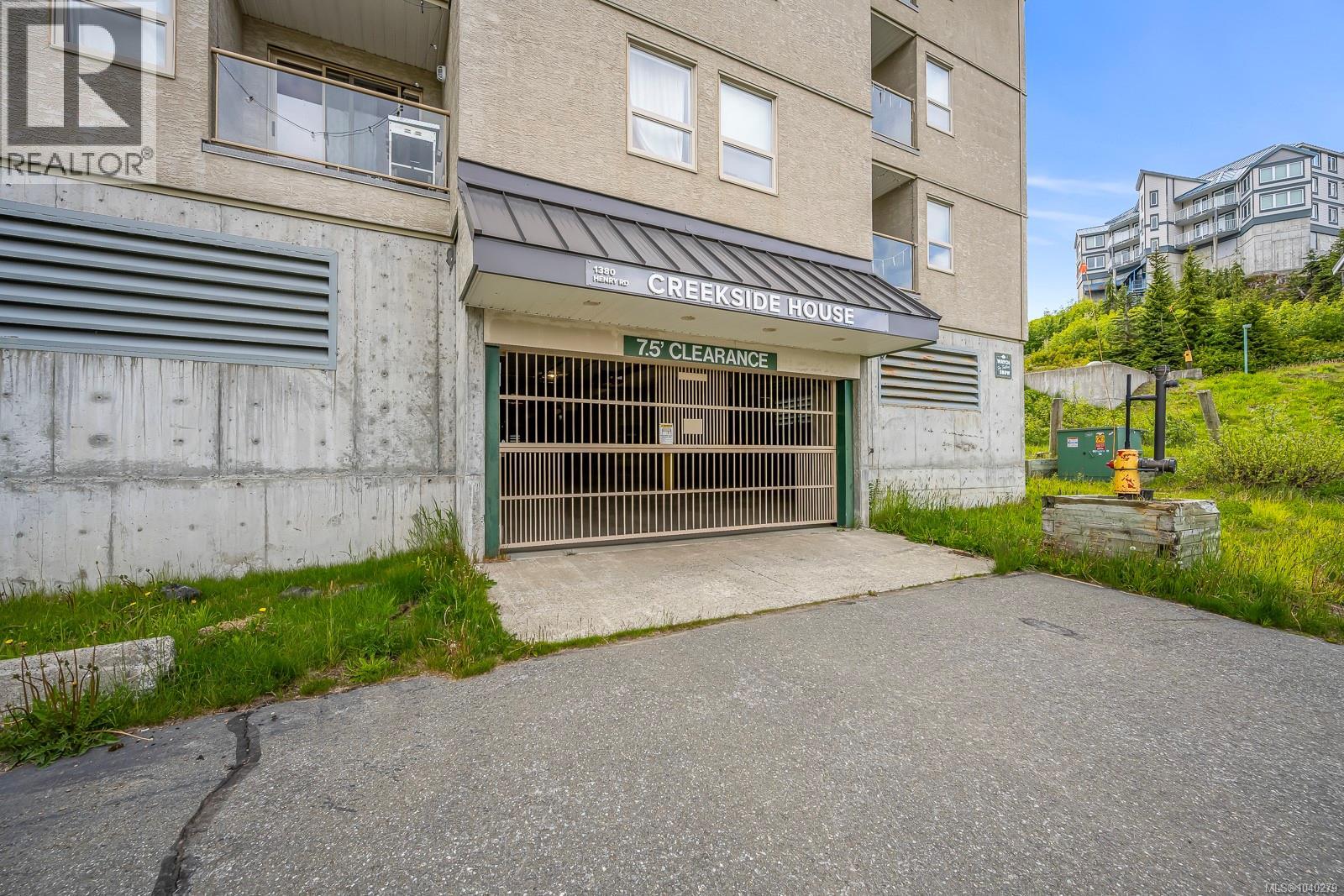 #301 1380 Henry Rd - 25