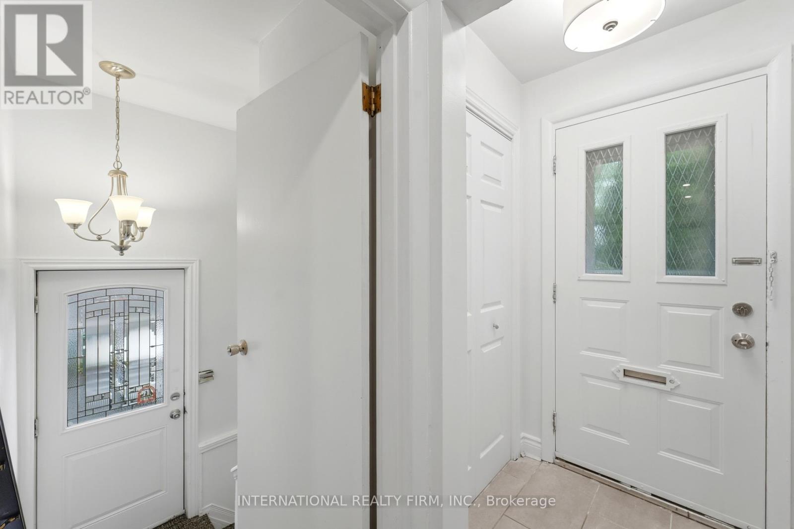1213 ERINDALE DRIVE - 18