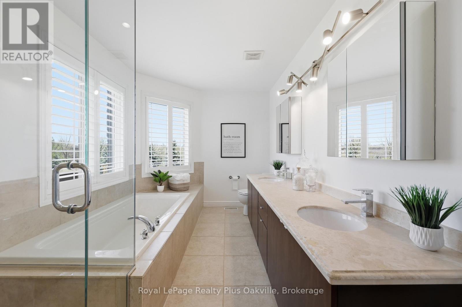 2363 YOLANDA DRIVE - Image 26