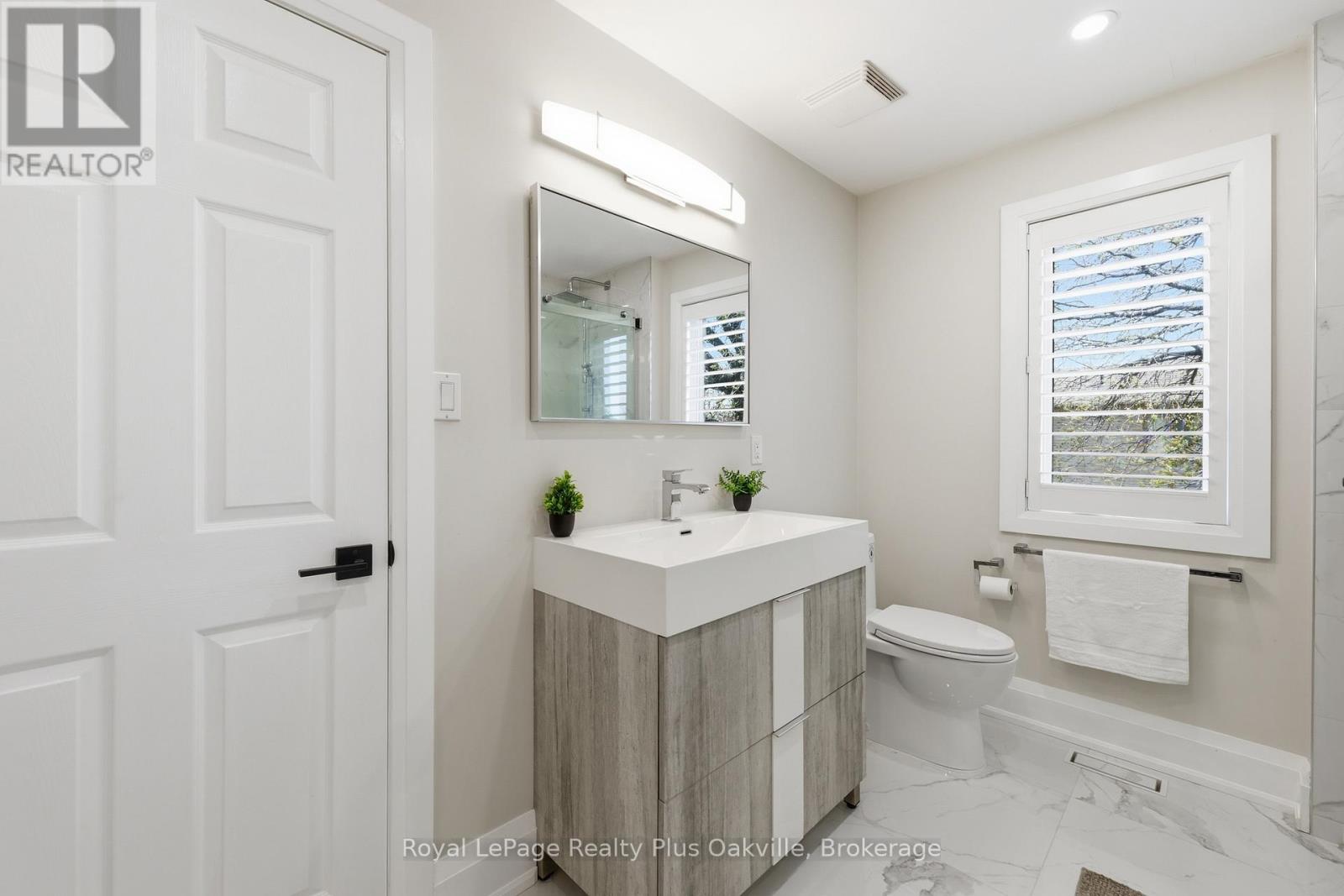 2363 YOLANDA DRIVE - Image 32