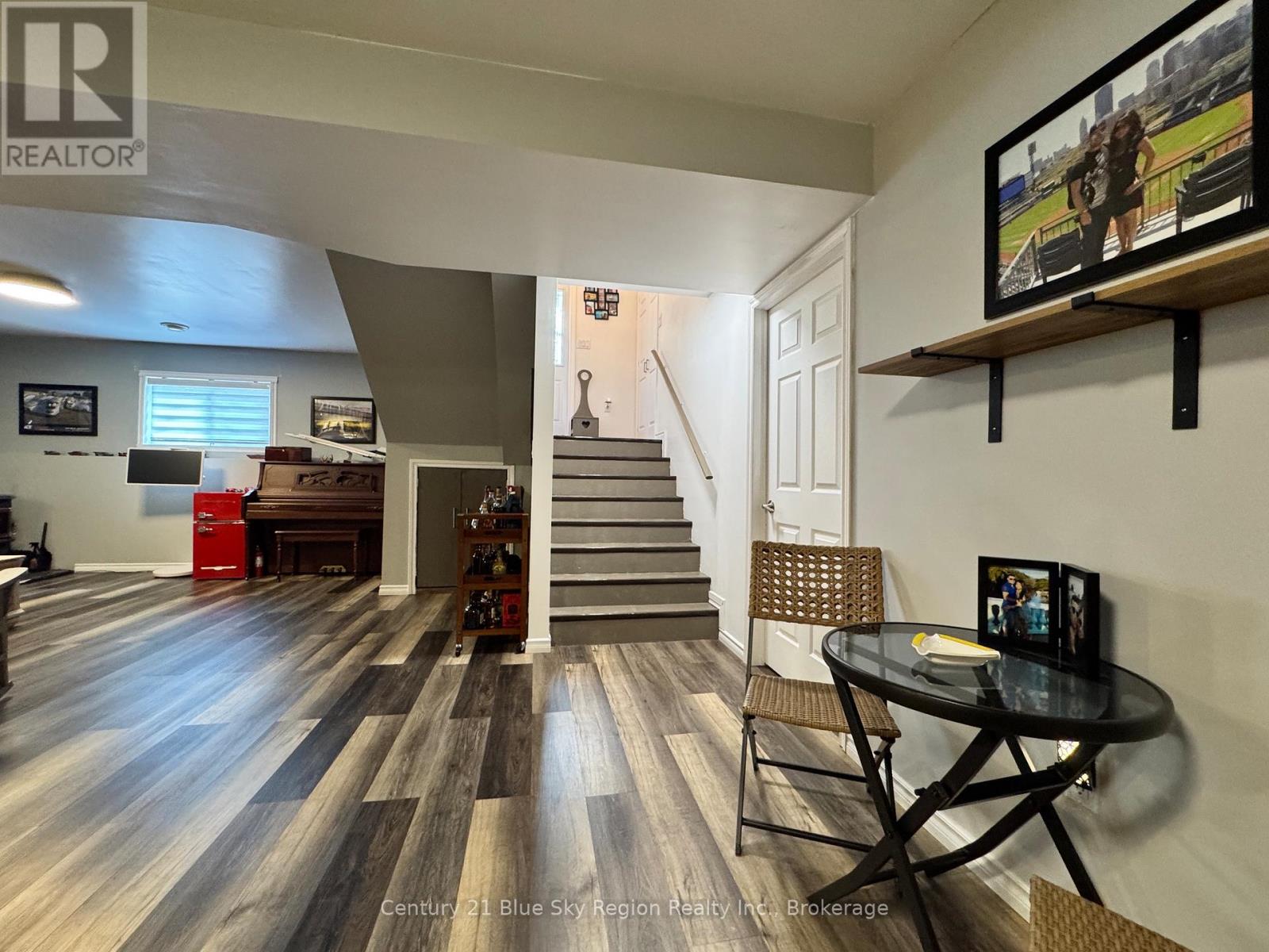 2161 PAPINEAU ROAD - 16