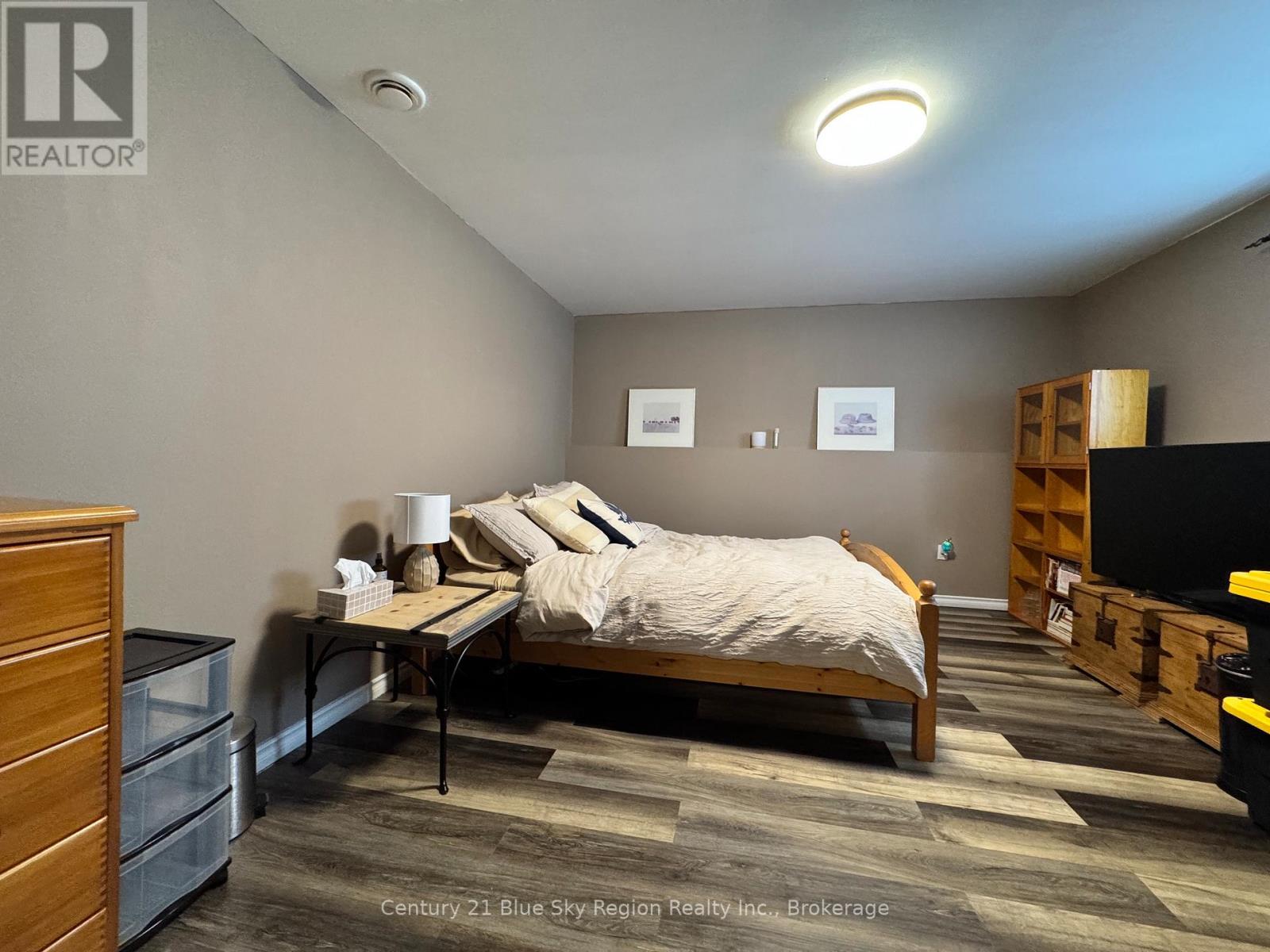 2161 PAPINEAU ROAD - 23