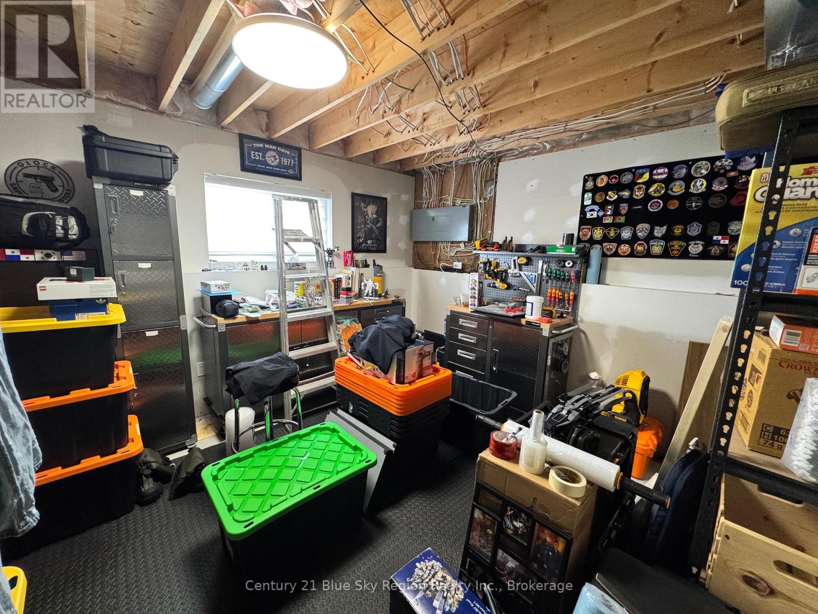 2161 PAPINEAU ROAD - 25