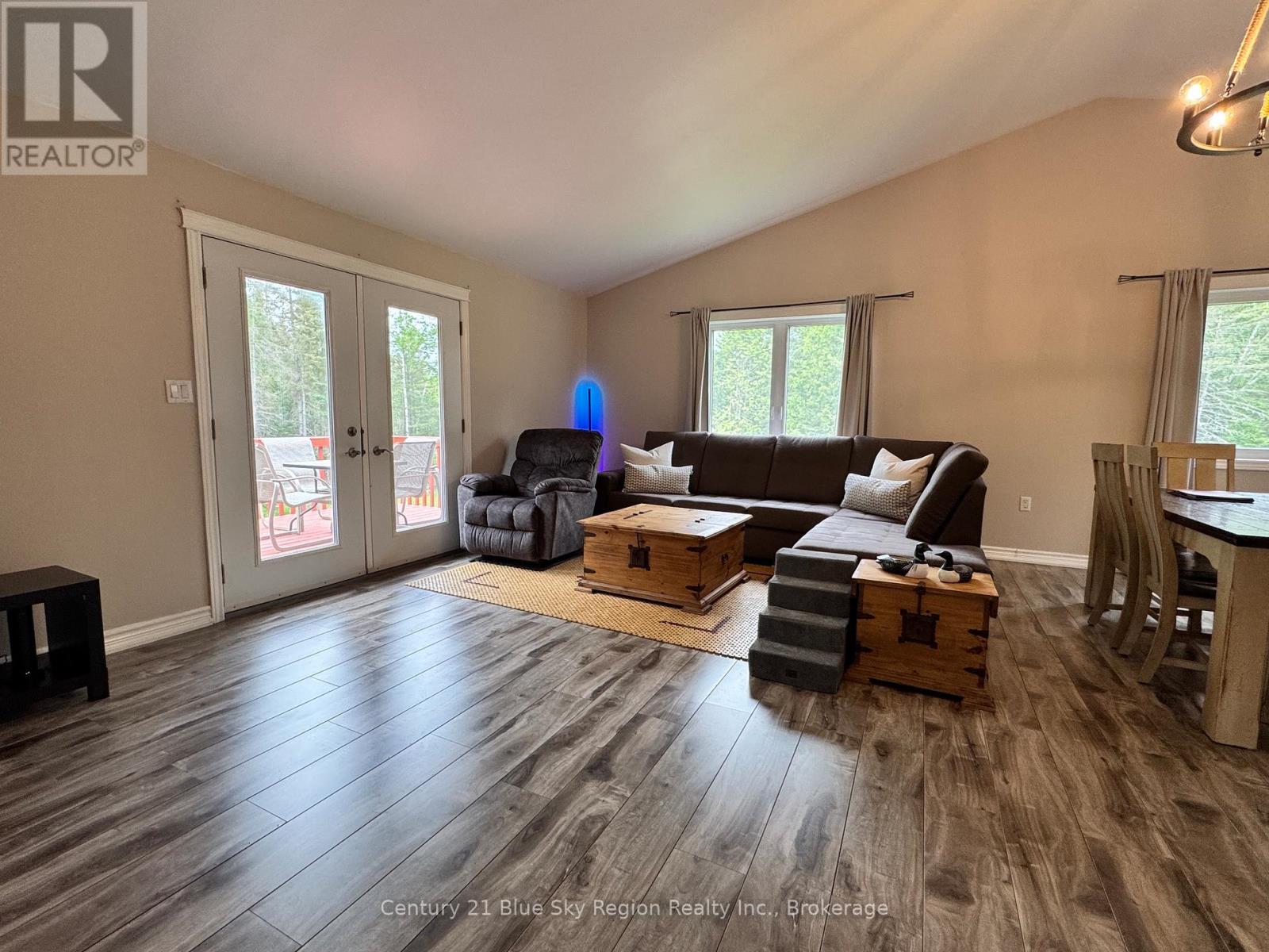 2161 PAPINEAU ROAD - 5