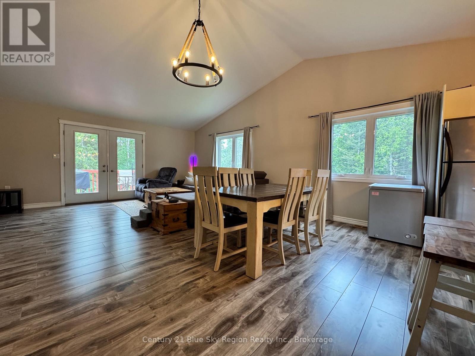 2161 PAPINEAU ROAD - 8