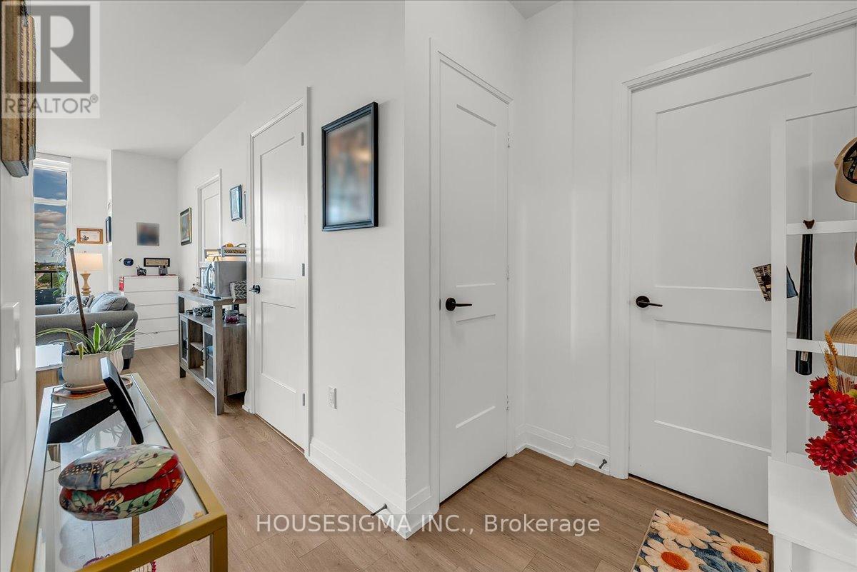 #1006 50 GEORGE BUTCHART DRIVE - 11