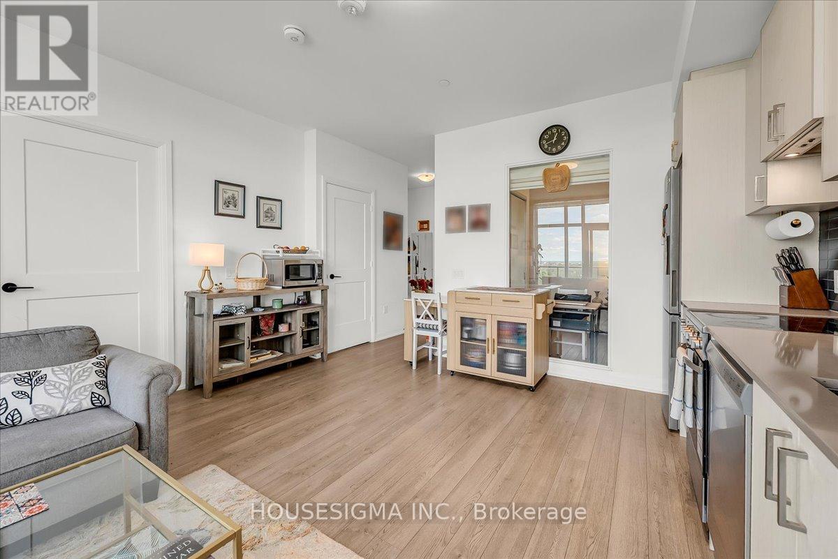 #1006 50 GEORGE BUTCHART DRIVE - 17