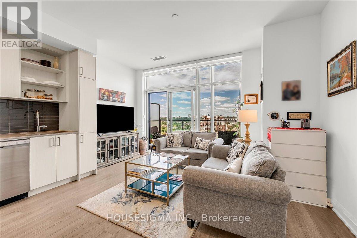 #1006 50 GEORGE BUTCHART DRIVE - 22