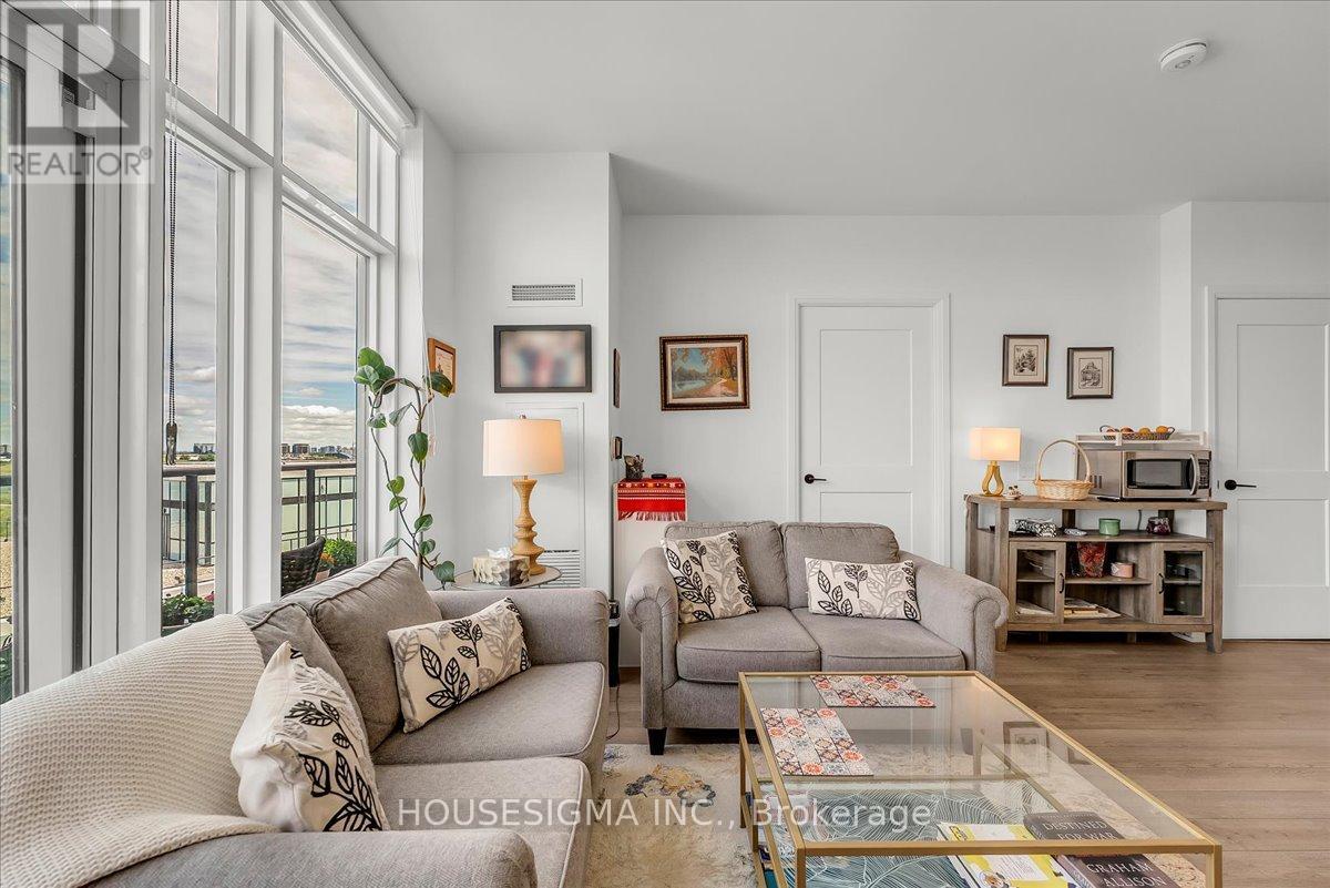 #1006 50 GEORGE BUTCHART DRIVE - 23
