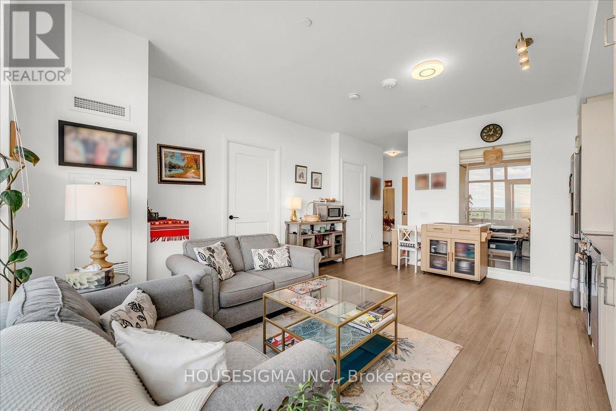#1006 50 GEORGE BUTCHART DRIVE - 24