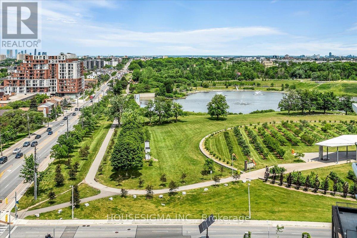 #1006 50 GEORGE BUTCHART DRIVE - 26