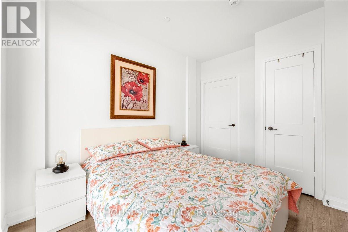 #1006 50 GEORGE BUTCHART DRIVE - 29
