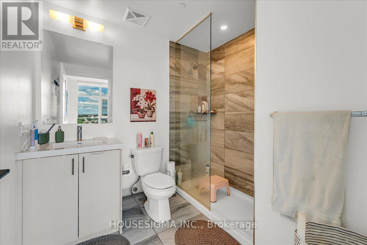 #1006 50 GEORGE BUTCHART DRIVE - 31