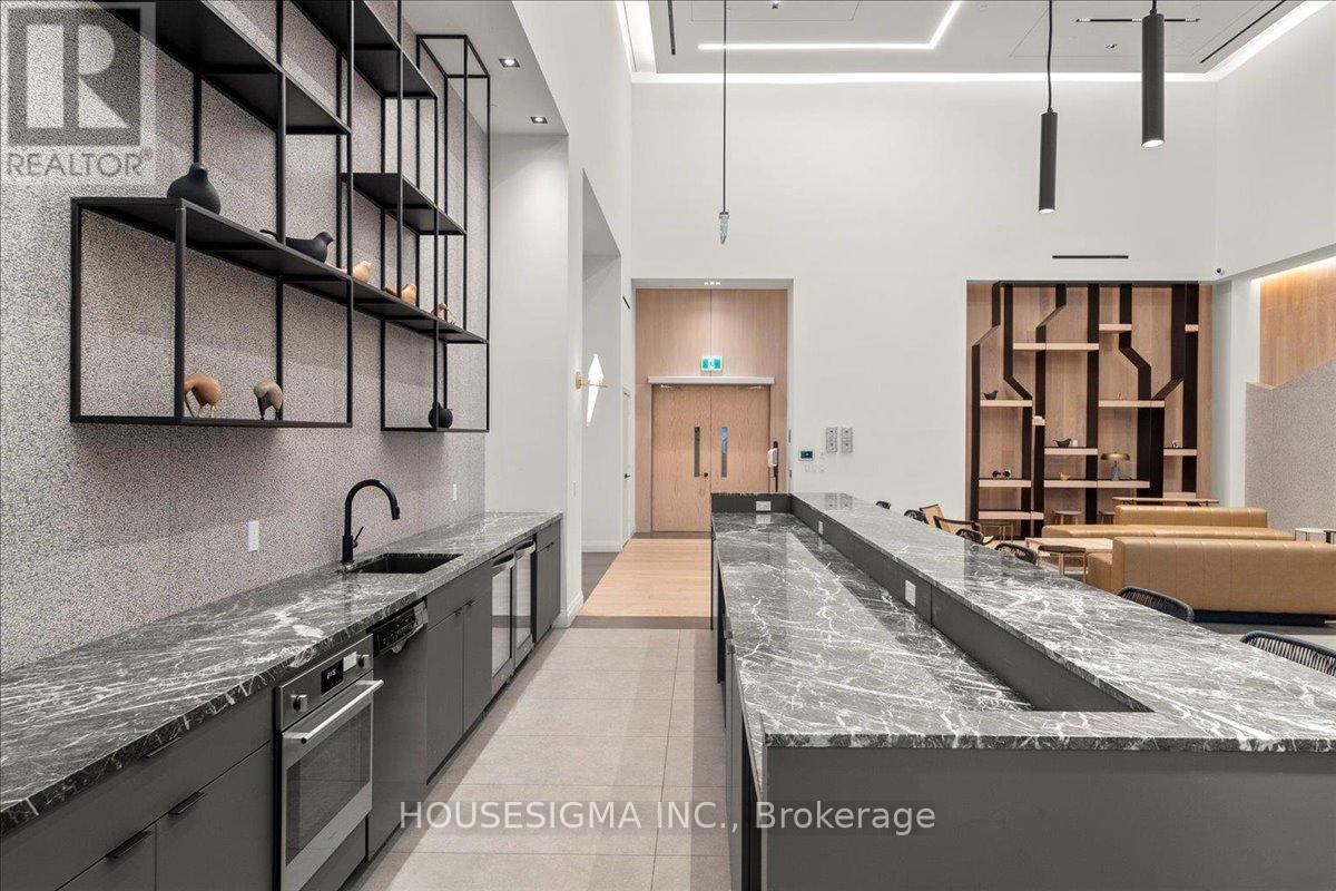 #1006 50 GEORGE BUTCHART DRIVE - 37