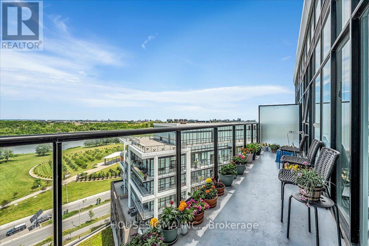 #1006 50 GEORGE BUTCHART DRIVE - 47