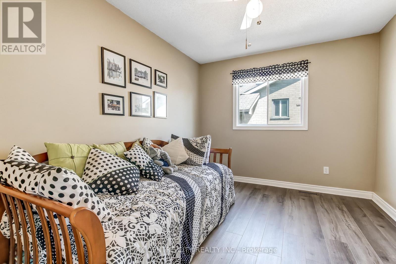 79 ASHLEY CRESCENT - 13