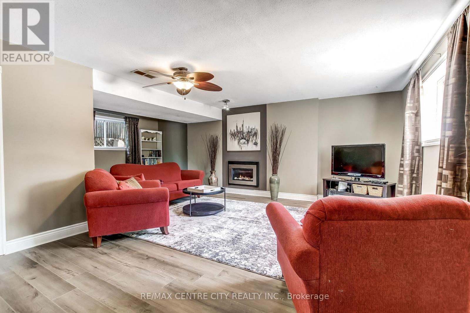 79 ASHLEY CRESCENT - 16