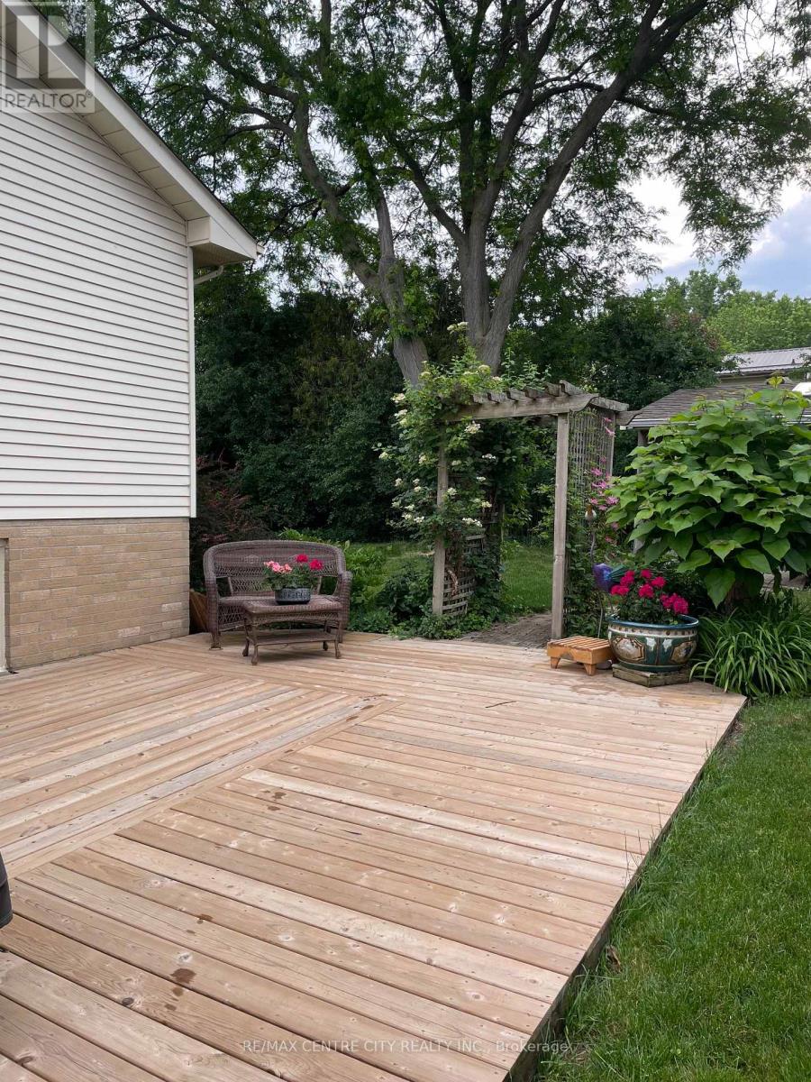 79 ASHLEY CRESCENT - 29
