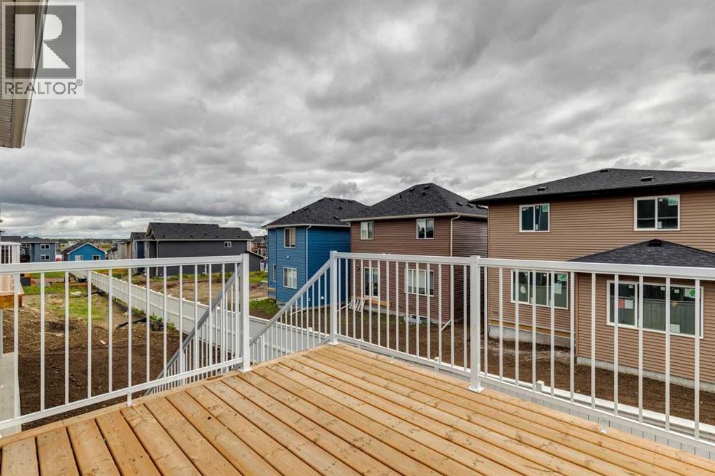 1402 Bayview Crescent SW - 37
