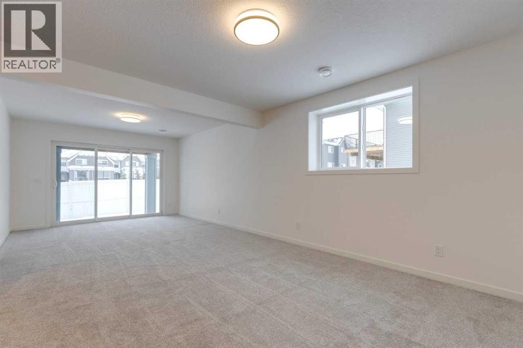 1402 Bayview Crescent SW - 30