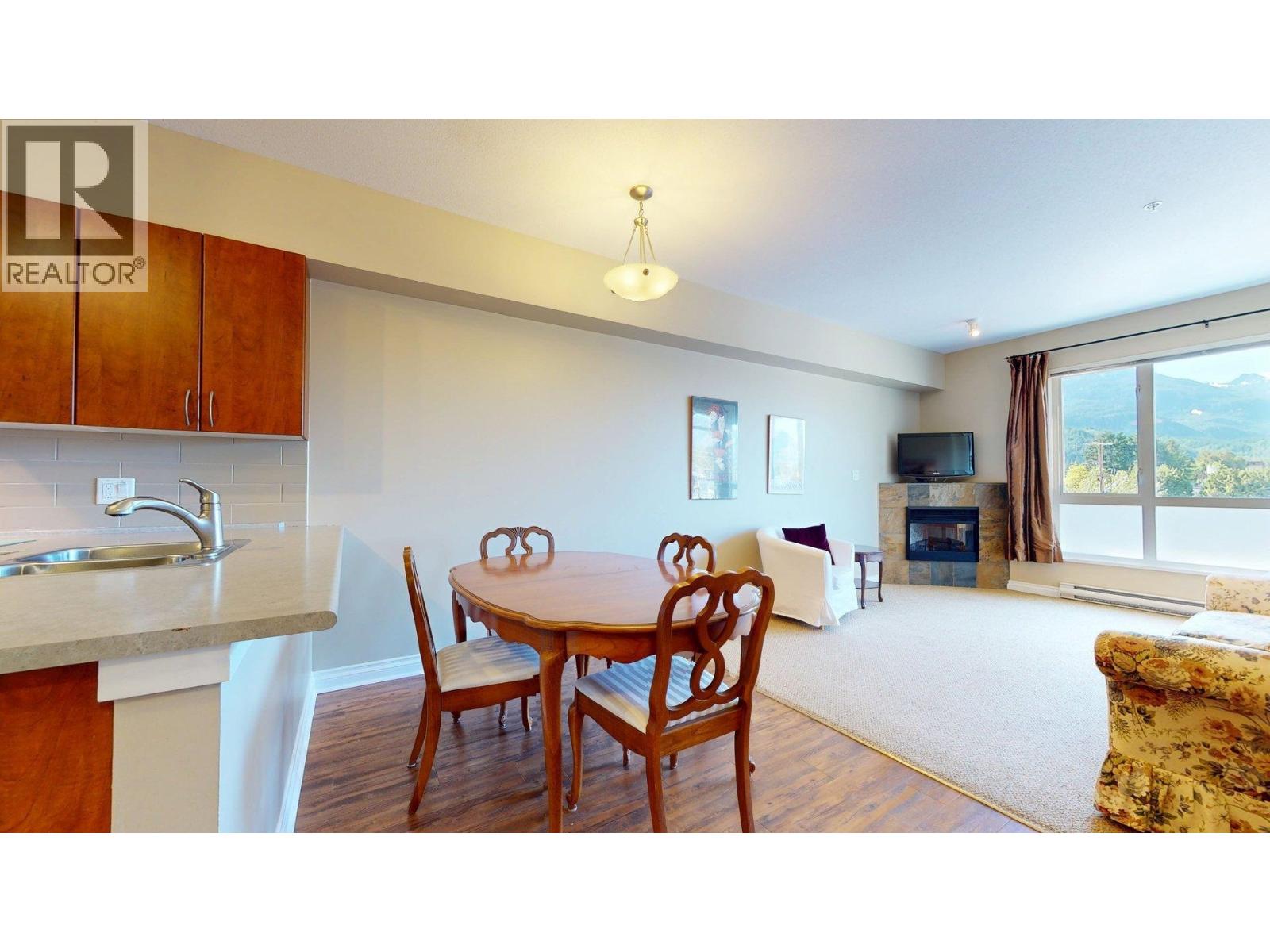 303 40437 TANTALUS ROAD, Squamish