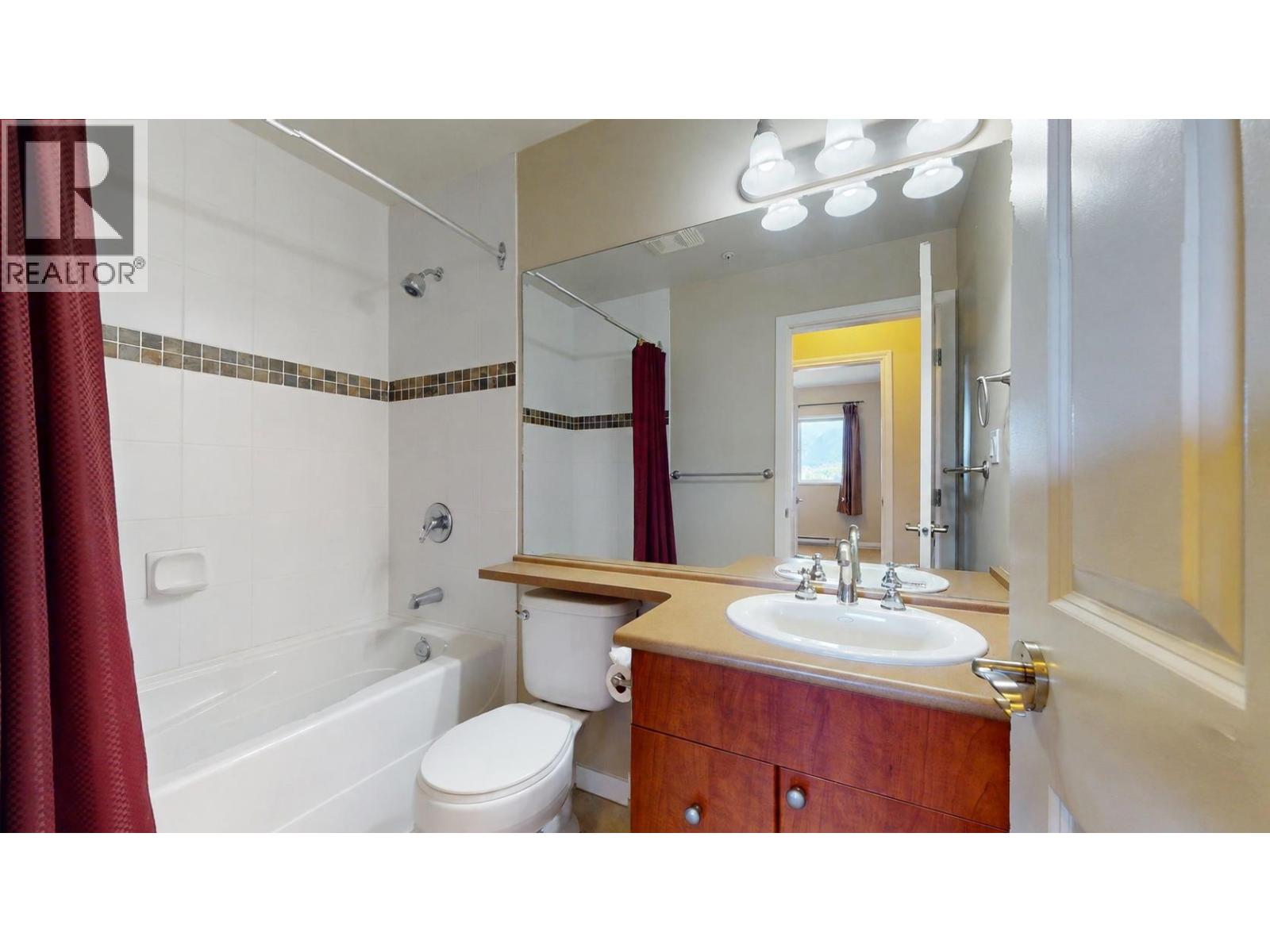 303 40437 TANTALUS ROAD, Squamish