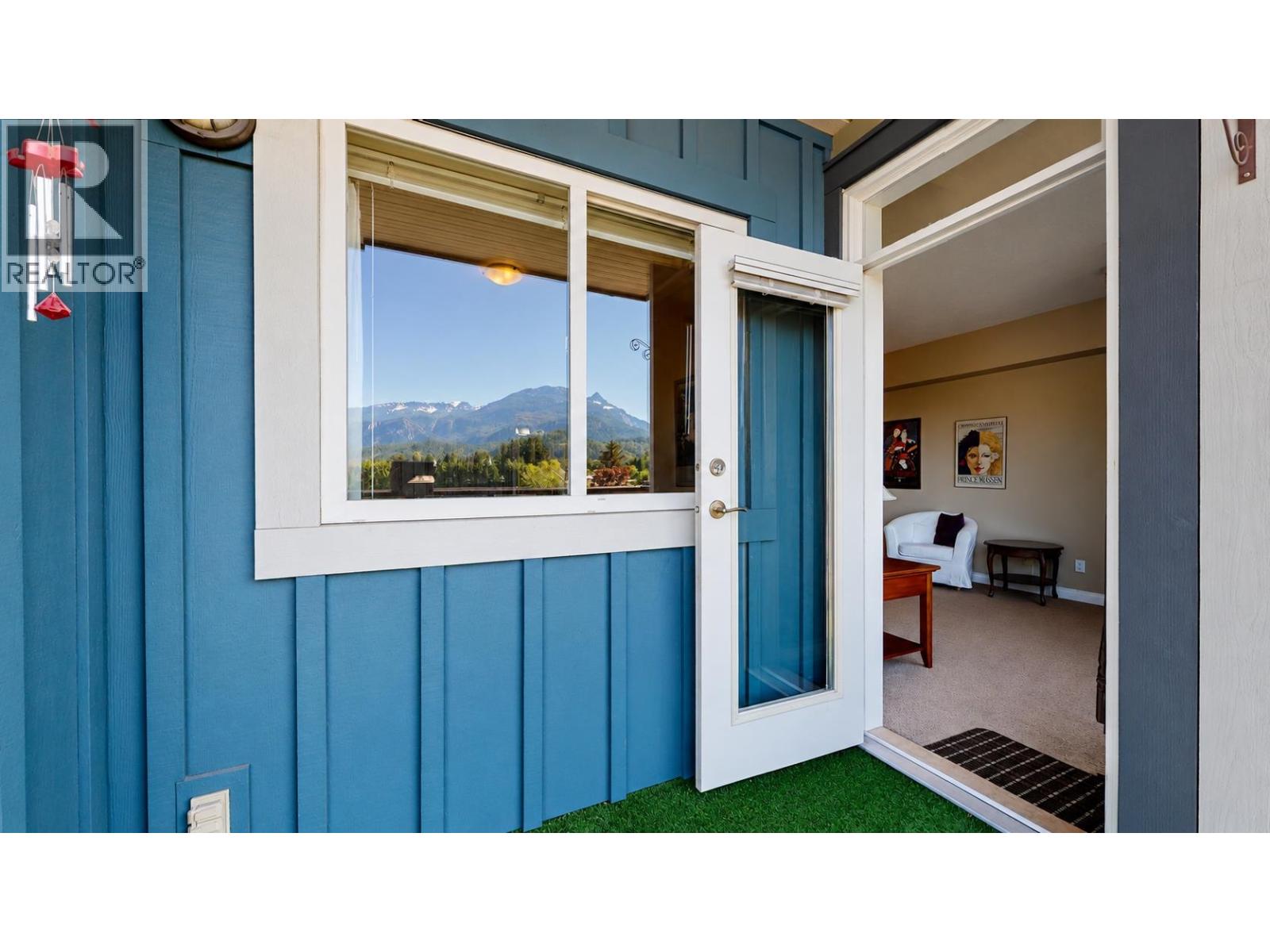 303 40437 TANTALUS ROAD, Squamish