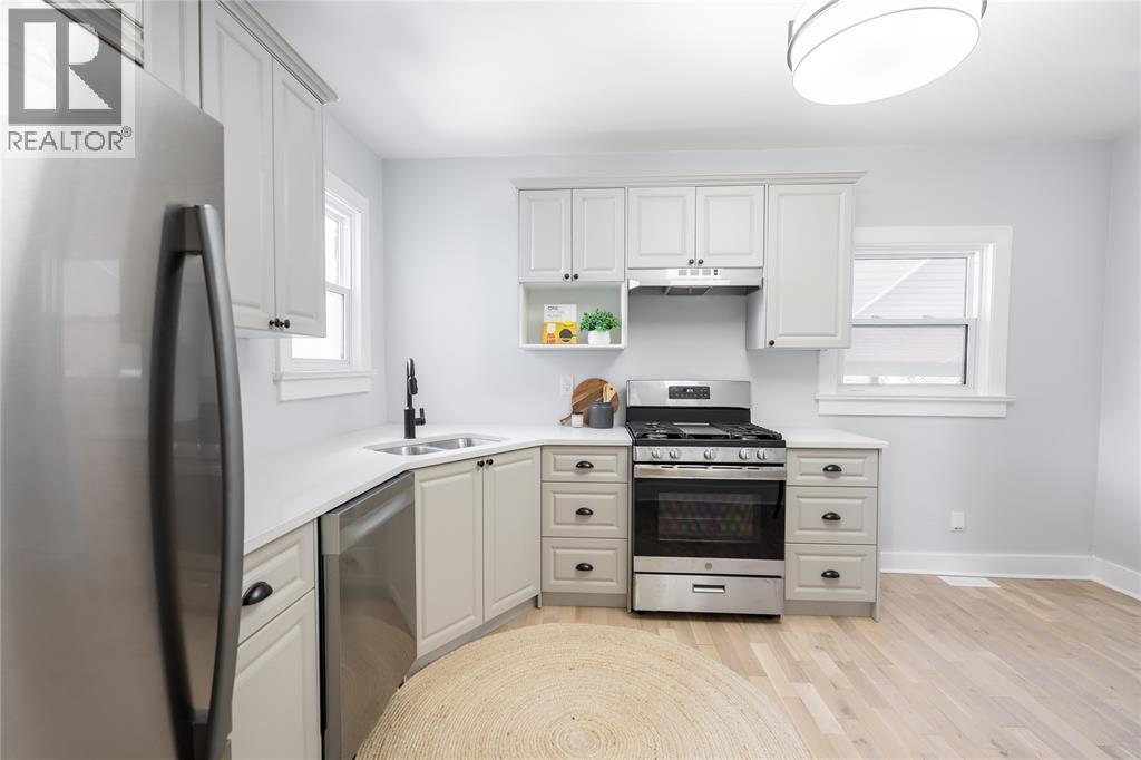 120 SELKIRK STREET - 11