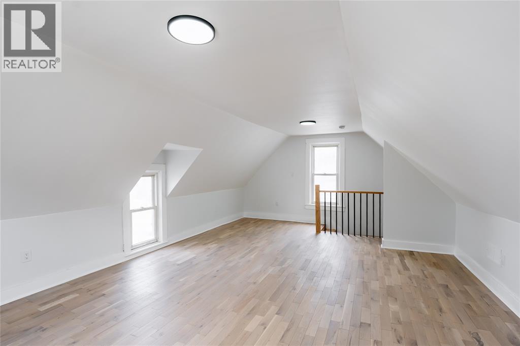 120 SELKIRK STREET - 25