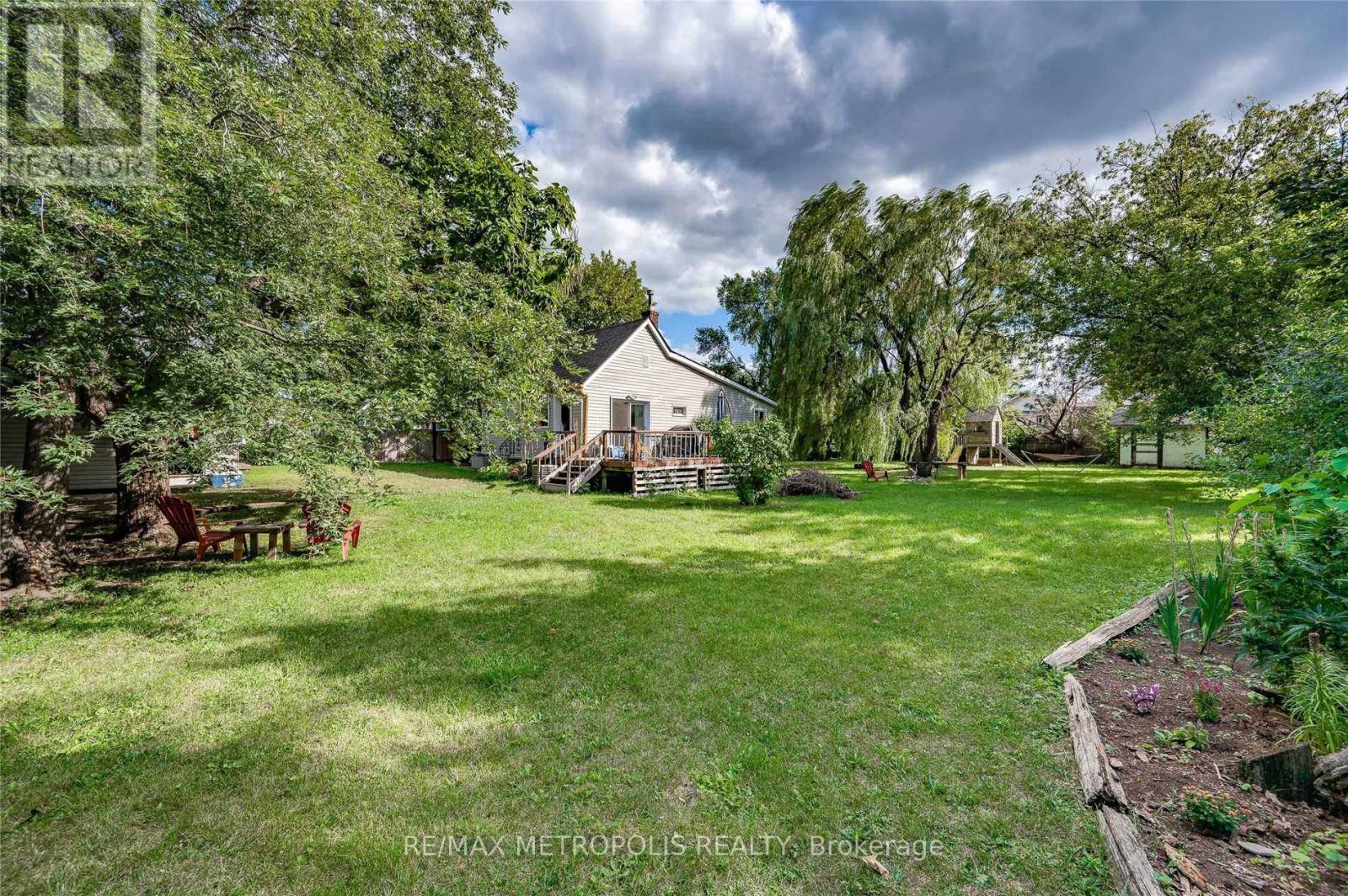 719 KNOX AVENUE - 3