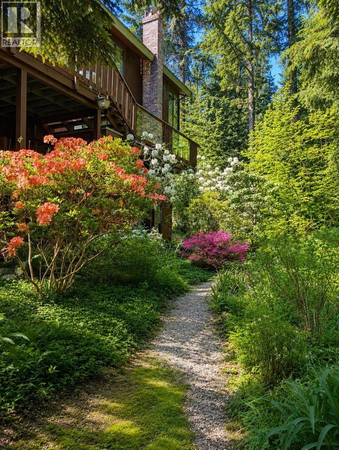 1498 CHAMBERLAIN DRIVE, North Vancouver